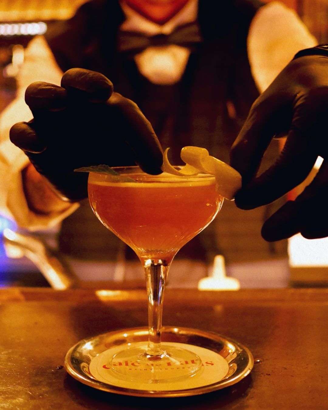 Arbane groupe maitrise le marketing sensoriel pour sonoriser le Café de Paris à Saint-Tropez